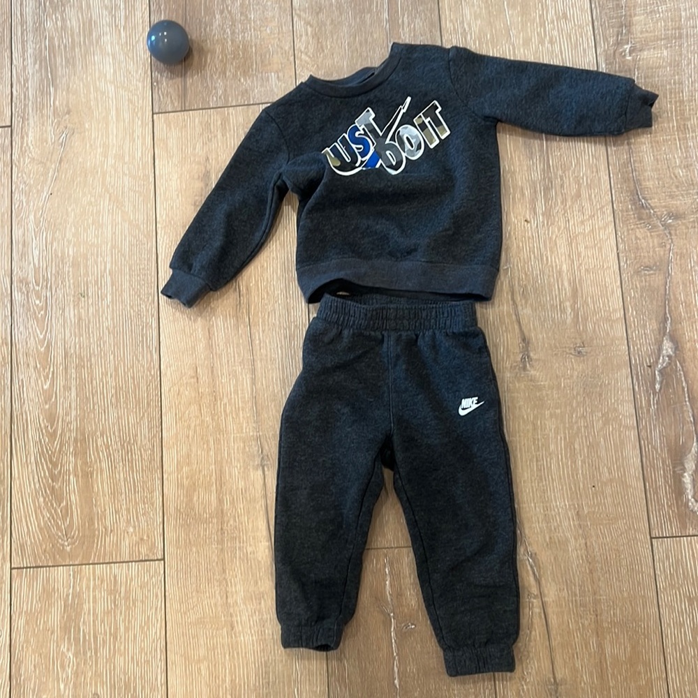 Nike sweat suit toddler